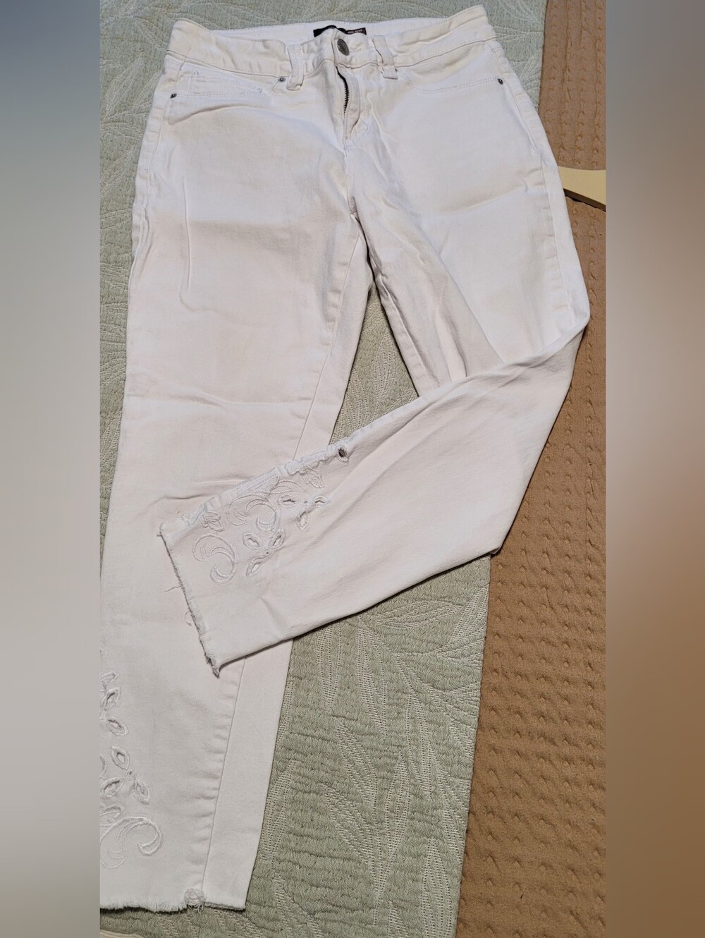 💚10 for $10💚 Bundle and save White Skinny Jeans with Ankle Embroidery